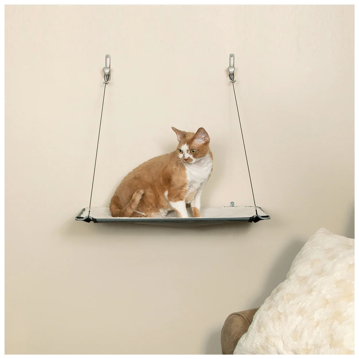 K & H Pet Products - Wall Mount Cat Shelf