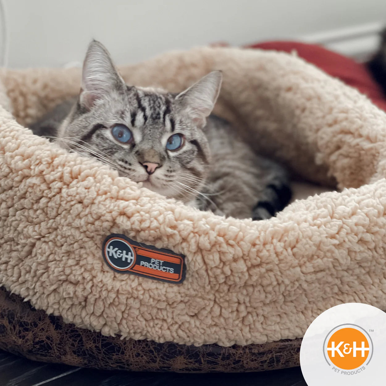 K & H Pet Products - Thermo-Snuggle Cup Heated Cat Bed