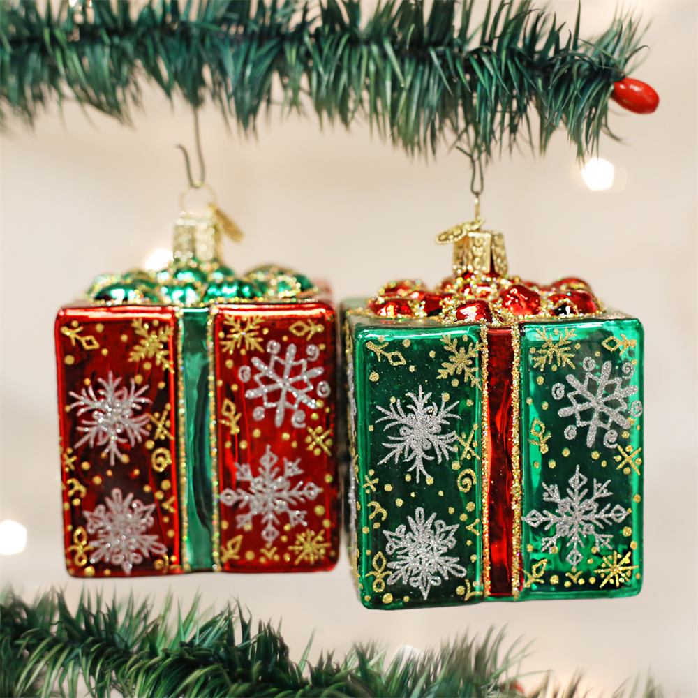 Old World Christmas - Sparkling Present Ornament