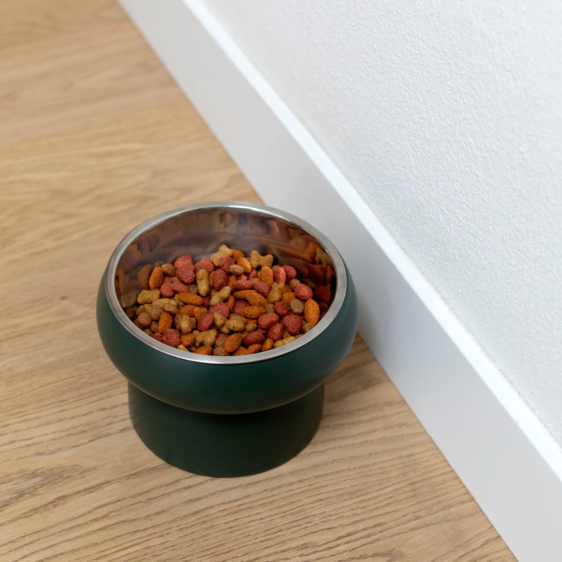 Petshop by Fringe Studio - Feeder Raised Sculptured Green with Metal Insert