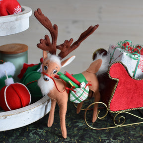 Annalee Dolls - Reindeer Wrapped With Love 8"