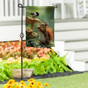 Evergreen Enterprises - Flag Foraging Squirrel
