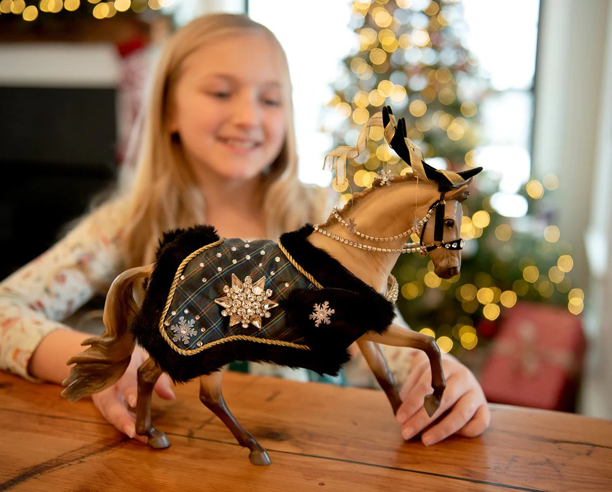 Breyer Highlander Holiday Horse 2023