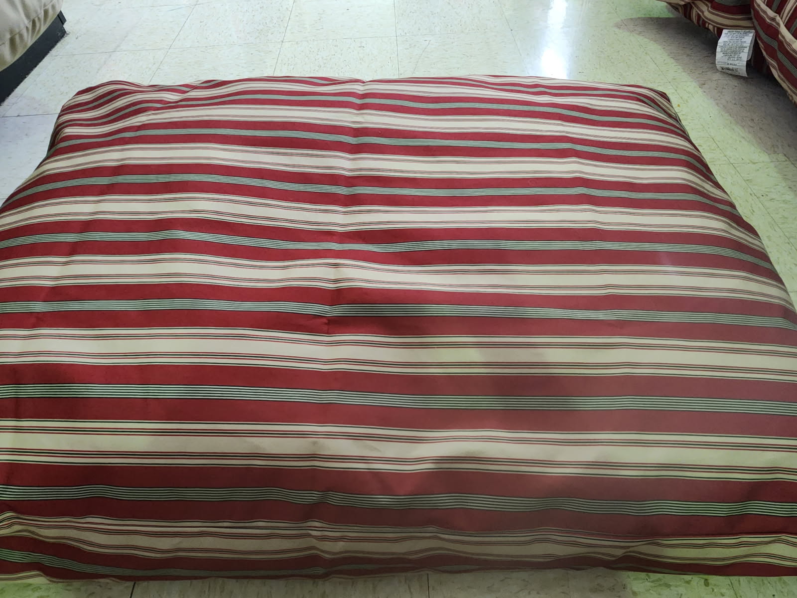 Carolina Pet - Solid Indoor/Outdoor Rectangle Dog Bed Striped